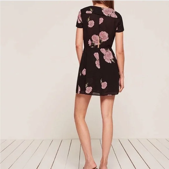 13. Reformation Fraser Black Floral Tie V Neck Button Up Mini Dress Size 2 - Picture 5 of 17